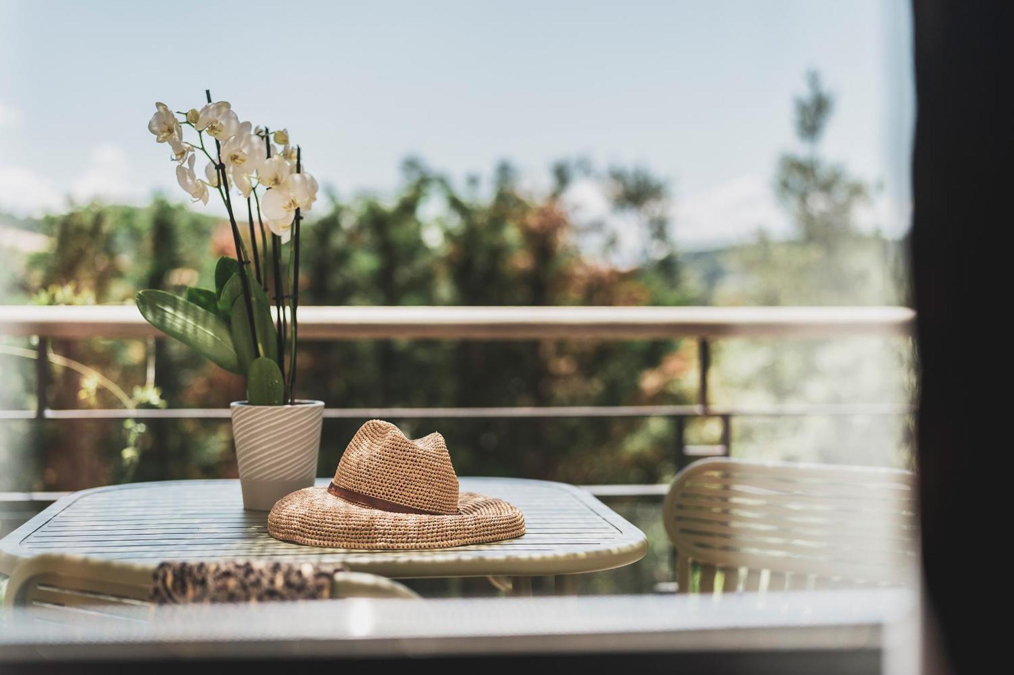 Les Lodges Sainte-Victoire Hotel & Spa Le Tholonet Esterno foto
